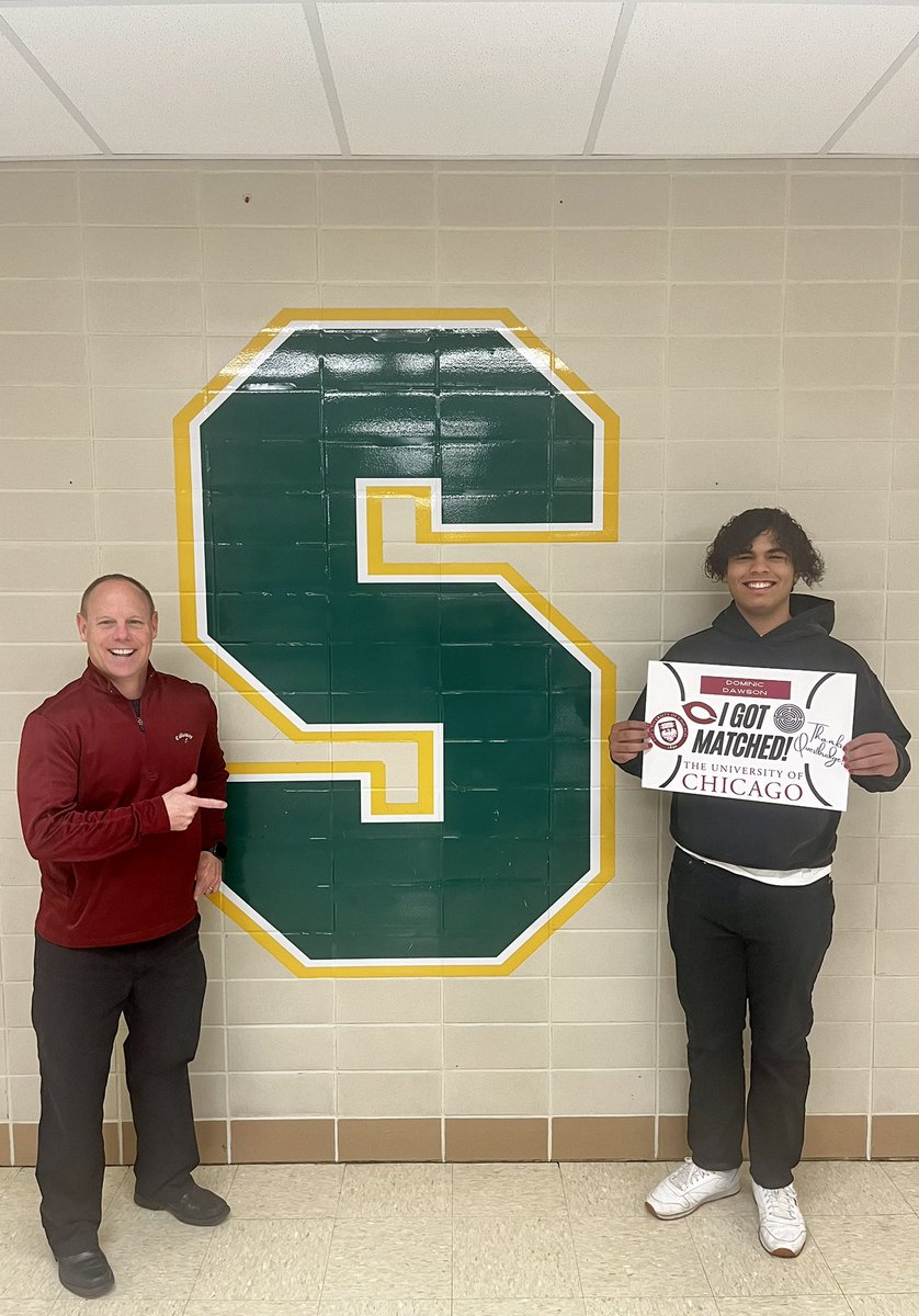 smsadvisor's tweet photo. BIG congrats is in order to Dominic! Dominic received a full-ride scholarship from @QuestBridge to the University of Chicago!! Congratulations, Dominic! Everyone is so proud of you here at South! @SMSouthTDain @chrisshelby92 https://t.co/gQmBz2fYWs