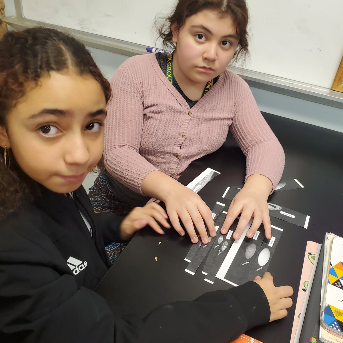 LizReaches31's tweet photo. Order planets by diameter size. Using science info to pratice math. @AlbrightTExpL #RSDProud #integratedlesson #stem #4Cs #reachthescienceteach https://t.co/6lTnheiSZK