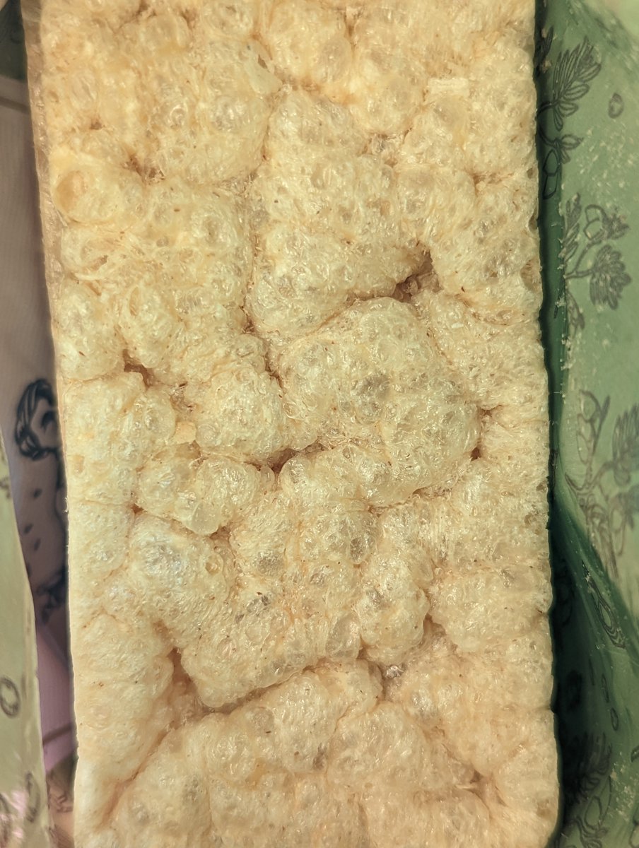 YaleChen2020's tweet image. Ustukiu 椰子風味扁豆餅

長方形切片
扁豆的味道不太習慣，
吃完覺得自己變成植物(?)

在 #pchome24 買的
PCHOME 立陶宛館
24h.pchome.com.tw/region/DBDT

立陶宛製造 
台立友好
🇱🇹🤝🇹🇼

#boycuttchina 
#ABC_challenge
#AnywherebutChina
#StandWithHongKong