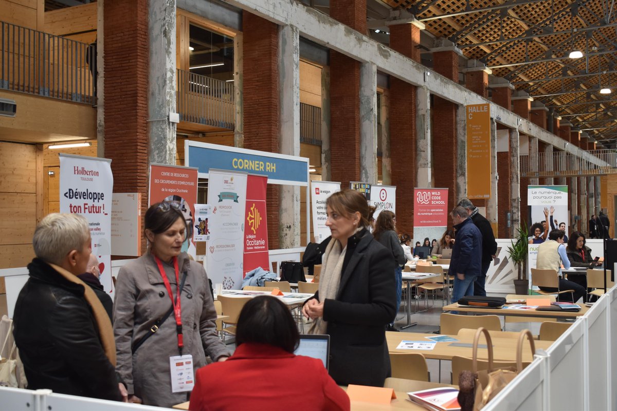 #TransfoDigitaleDay <a href="/msztulman/">Sztulman Marc</a> de la Région <a href="/Occitanie/">Région Occitanie</a> présente le  contrat de filière numérique✍️

L'après-midi continue avec la keynote autour de l’industrie 5.0 par Marc Bagur. 

Maintenant place aux pitchs, démos &amp; ateliers !🎤