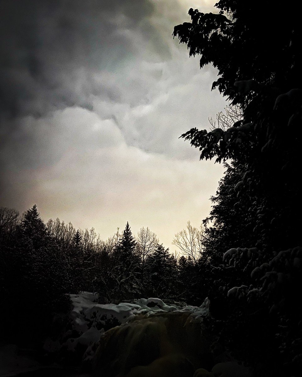 Inthewoods2014's tweet photo. Cold Moon Snowshoe #interstatefalls #snowshoe #fullmoon #wisconsinadventures https://t.co/SJiPKyqNe5