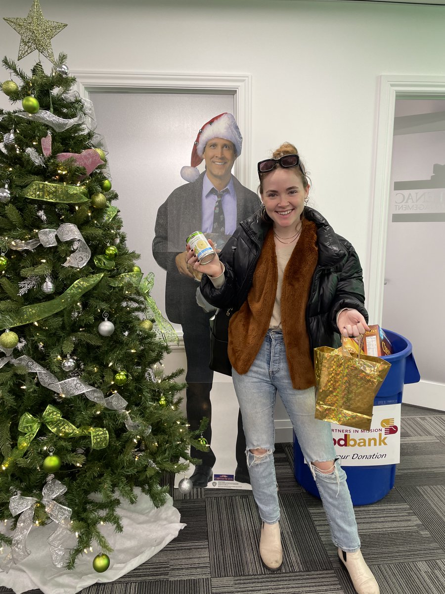 FrontenacProp's tweet image. Help us fill our bin for Partners in Mission Foodbank! Swing by our office anytime between now and Dec 16th. Thank you to YGK Plant Mother for dropping off some soup! #ygk #fooddrive