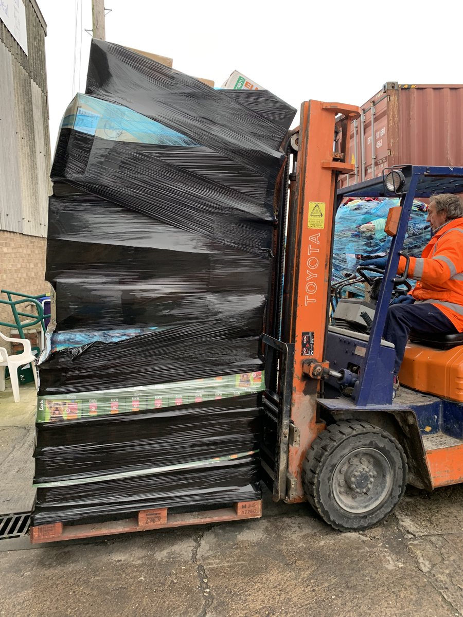 Our 24th Truck was shipped last wk. We have sent over £7mn of Aid at a cost to ship of £130k!
SENT: Dog Food, medical supplies, hygiene, food, warm clothes etc.
We still need sleeping bags/tents/cooking stoves/heaters/warm clothes/footwear/blankets
Thanks to all donors/volunteers