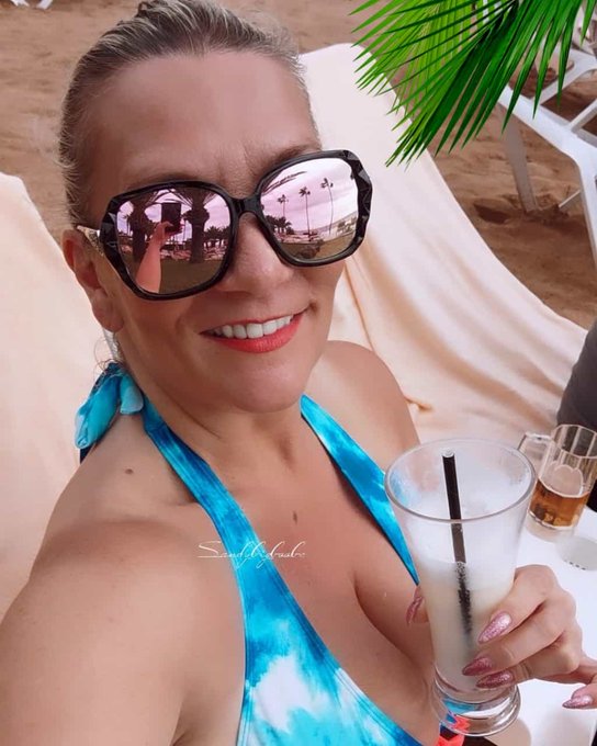🌴💙🌴💙🌴💙🌴💙🌴
#bikini
#beachclub 
#sunglasses 
#palms
#vacation #cocktails 
#cheers #pinacolada 
#Goodtimes