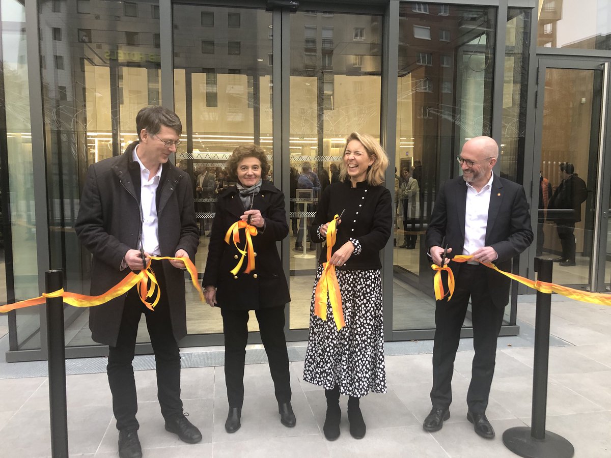 🤩 Quelle fierté d’inaugurer le nouveau bâtiment <a href="/Orange_France/">Orange France</a> <a href="/OrangeIDF/">Orange Île-de-France</a> Native à <a href="/VilleMontigny78/">Ville de Montigny-le-Bretonneux</a> @celine_ribiere <a href="/CorentinMaigne/">Corentin Maigne</a> <a href="/laurence_jdn/">Laurence Thouveny</a>