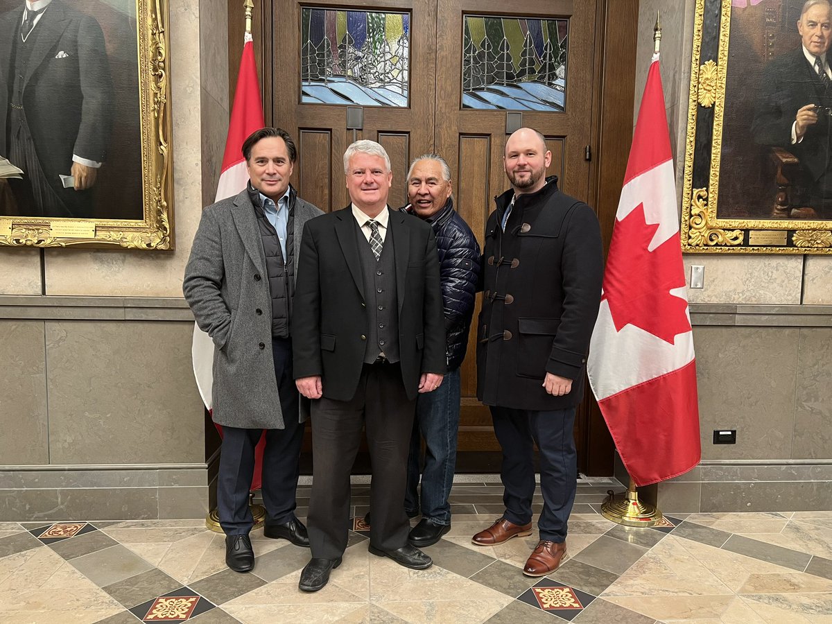 KeithHenryMetis's tweet photo. Thank you @TerrySheehanMP for meeting with @ITAC_Corporate to support #Indigenous tourism across Canada

We are providing information to ensure Canada leads the world as an Indigenous destination

#reconciliationinaction
#originaloriginal
#DestinationIndigenous

@R_Boissonnault https://t.co/zpfZuzF5gp