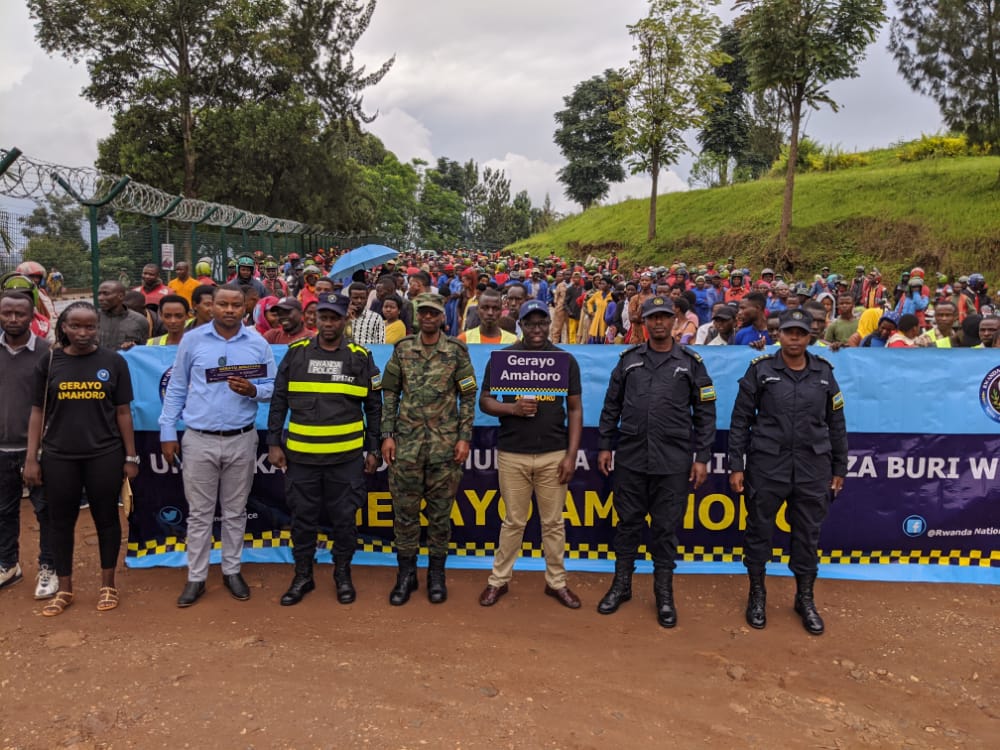 Kamembe Sector (@kamembese) on Twitter photo Kuwa 08/12/2022, kuva 10h00 kugera 12h00 mu mujyi wa <a href="/KamembeSe/">Kamembe Sector</a> hakozwe Ubukangurambaga butegurwa na <a href="/Rwandapolice/">Rwanda National Police</a> y'Igihugu bitwa #GERAYO #AMAHORO akaba Ari igikorwa kitabiriwe n' abayoyozi bayobora akarere ka <a href="/RusiziDistrict/">Rusizi District</a> na #Police na #abaturage bakorera mu <a href="/KamembeSe/">Kamembe Sector</a> Kuwa 08/12/2022, kuva 10h00 kugera 12h00 mu mujyi wa <a href="/KamembeSe/">Kamembe Sector</a> hakozwe Ubukangurambaga butegurwa na <a href="/Rwandapolice/">Rwanda National Police</a> y'Igihugu bitwa #GERAYO #AMAHORO akaba Ari igikorwa kitabiriwe n' abayoyozi bayobora akarere ka <a href="/RusiziDistrict/">Rusizi District</a> na #Police na #abaturage bakorera mu <a href="/KamembeSe/">Kamembe Sector</a>