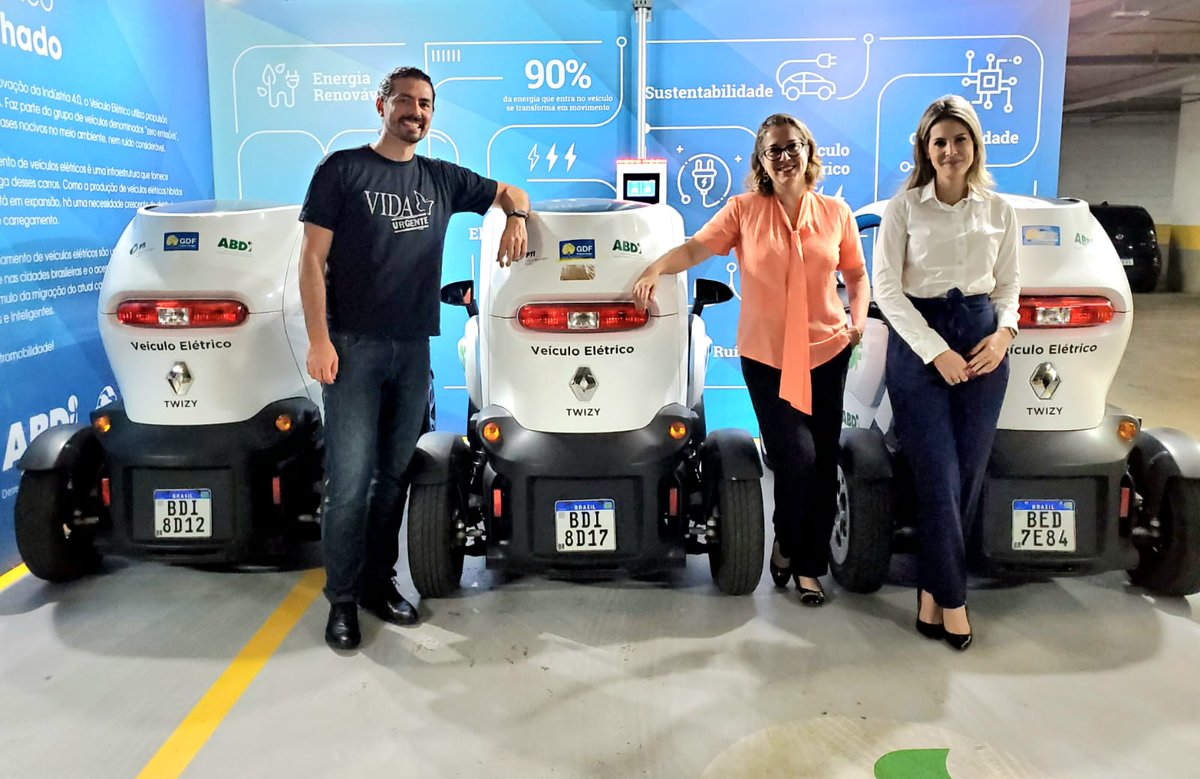 vidaurgente's tweet photo. O time #VidaUrgente visitou a ABDI - Agência Brasileira de Desenvolvimento Industrial, para conversar sobre projetos de mobilidade, saúde e cidades inteligentes!
@E_C_Bohn #advocacy #CuidedaVida #transitoseguro #roadsafety #segurançaviaria https://t.co/NLgZ8zKv51