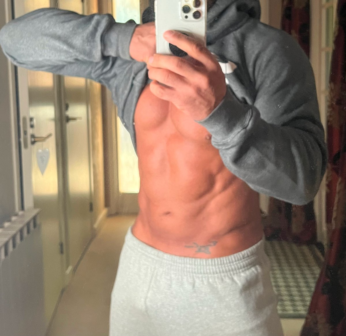 maybebihunk's tweet photo. Cardio buddy, but this is what I’ll be wearing 😉

#fitness #cardiofreak #gymgay https://t.co/fSmQNuMiHZ