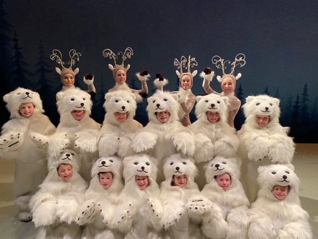 ❤ Thank you to our amazing #Nanaimo dance students who participated our #Spotlight presentation of the Royal Winnipeg Ballet's Nutcracker! Memories that will last a lifetime. ❤ Photo credit: Kathryn McVittie