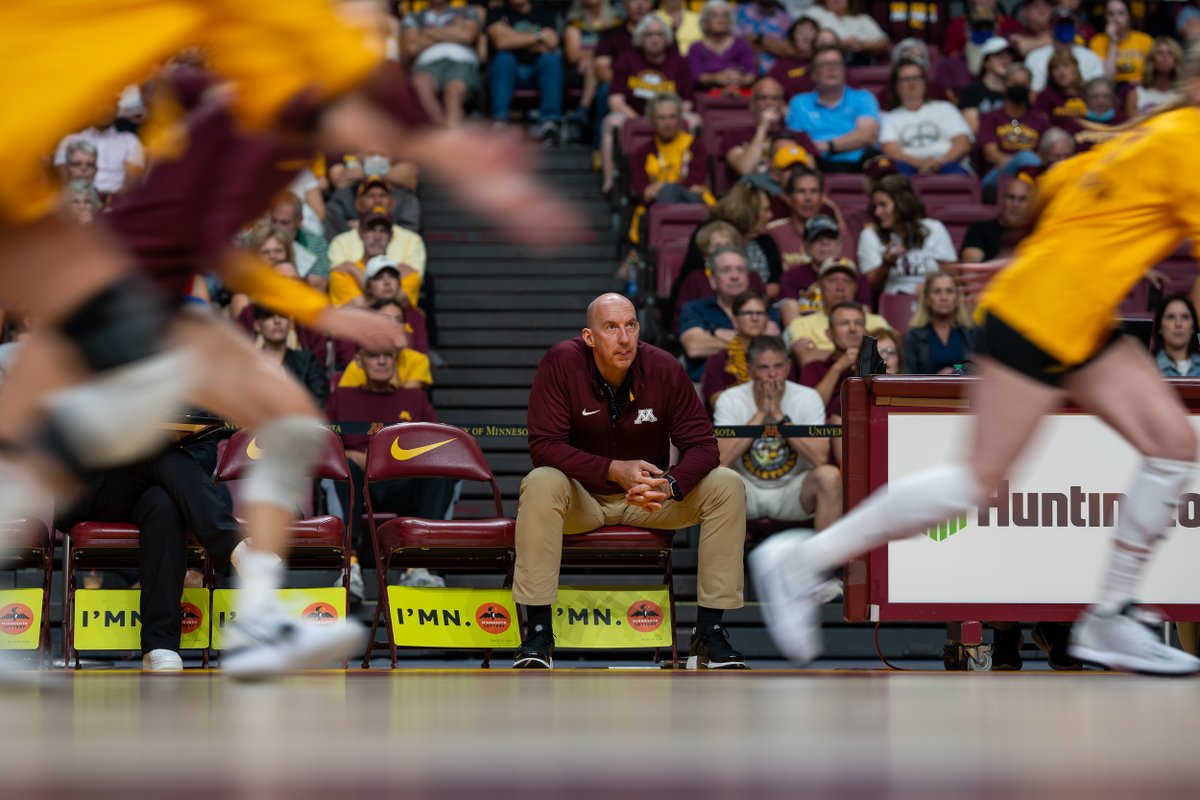 NCAAVolleyball's tweet photo. Thank you, Hugh! 💛

#NCAAWVB x 📸 Brad Rempel https://t.co/RNsw3lq0uE