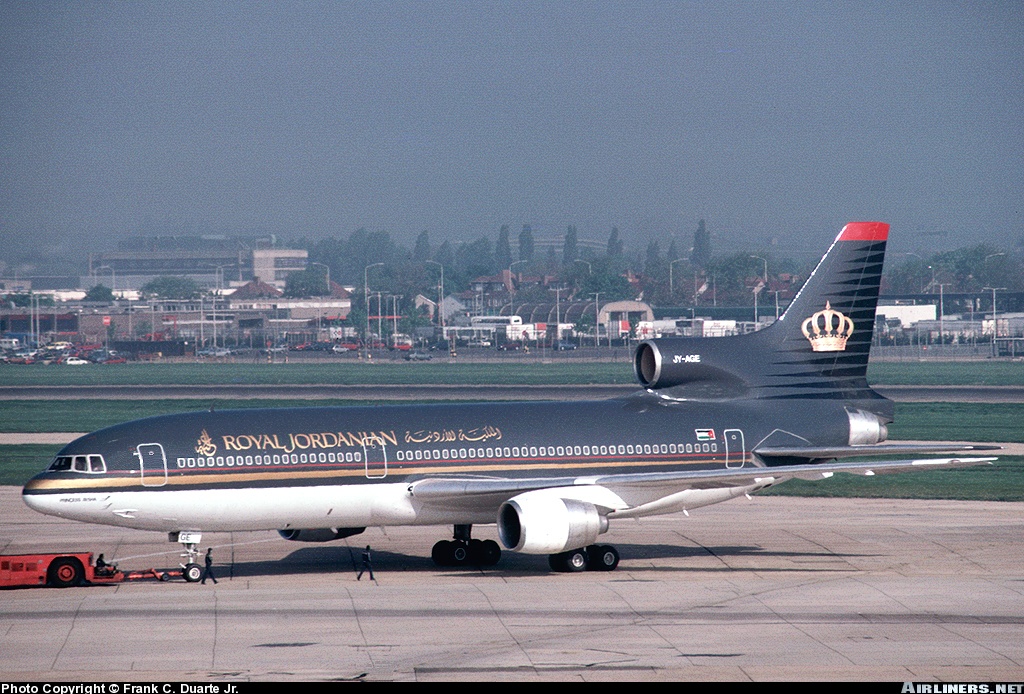 n194at's tweet photo. Alia Royal Jordanian Airlines
Lockheed L1011-500 JY-AGE
LHR/EGLL London Heathrow Airport
Photo credit Frank Duarte | August 1987
#AvGeek #Airline #Aviation #AvGeeks #Lockheed #L1011 #TriStar #RoyalJordanian #London #LHR #Haethrow @HeathrowAirport https://t.co/LqkfOdJtDh