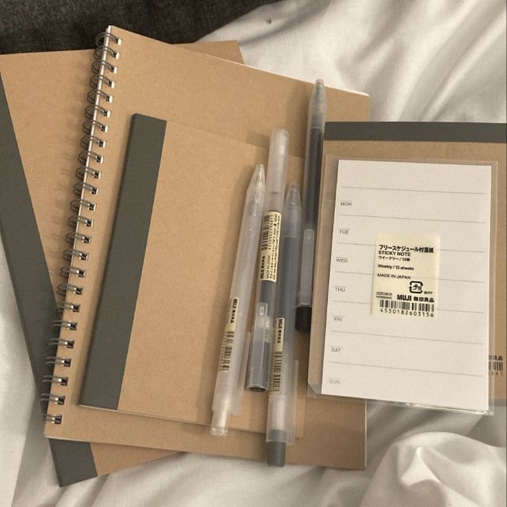 petitclip's tweet image. ㅤ
⇢˚⋆ ✎ ˎˊ-  Métodos de Memorização para estudantes 🧠
— Uma thread pro #studytwt #studytwtbr #collegetwt
ㅤ