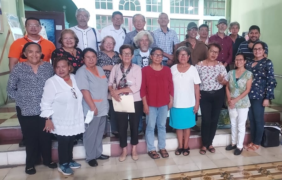 CCESV's tweet photo. 🤓El Taller de Inclusión Digital para Personas Adultas Mayores (PAM) ha finalizado. Agradecemos a todas y todos los participantes sumarse a esta aventura que los introducirá en el mundo digital. 👩‍💻👨‍💻 https://t.co/pwp8JGNL7l