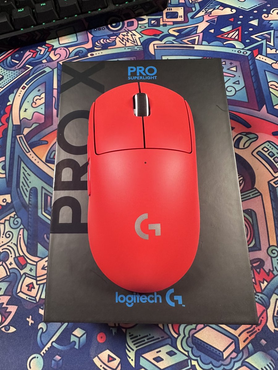 XavyBecker's tweet photo. Se nos adelantó la navidad 🎅 🎄 🥰
Graciassss tío @LogitechG vamos a seguir flickeando bandita 🔫
#WinInRed #RedForTheWin #ZeroOpposition #PlayToWin
El regalo perfecto cualquiera de los productos Logitech G, de verdad que son bellos y súper eficientes ❤️💙 https://t.co/aLriA2ICBN