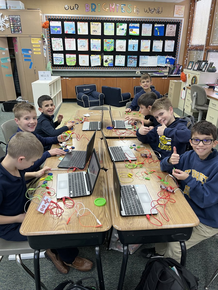 stbernschool's tweet photo. 4th Grade Engineers using Makey Makeys. #stbgrows https://t.co/omVpGoMzAk