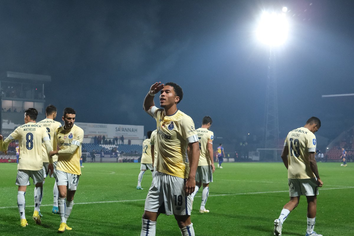 🫡 <a href="/DannyNamaso/">Danny Namaso Loader</a> 

𝗦𝗵𝗶𝗻𝗲 𝗯𝗿𝗶𝗴𝗵𝘁 𝗹𝗶𝗸𝗲 𝗮 💎

#GDCFCP #TaçadaLiga