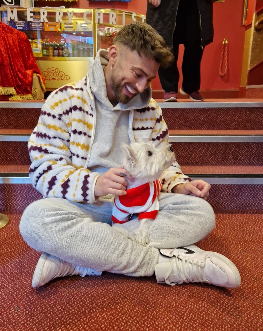 Pumpkin has a new fan 😍 @JakeQuickenden  what an amazing afternoon 😃 @NTRLincoln
Thank you for helping us promote our charity @pumpkinandfriendscharity . Raising the awareness of disabled animals 🐾♿️❤️  #pumpkinpower