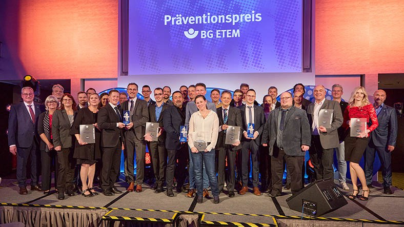 BG_ETEM's tweet photo. Das sind die Sieger beim Präventionspreis 2022. https://t.co/J1m1uQU2ho https://t.co/PhAggWXmik