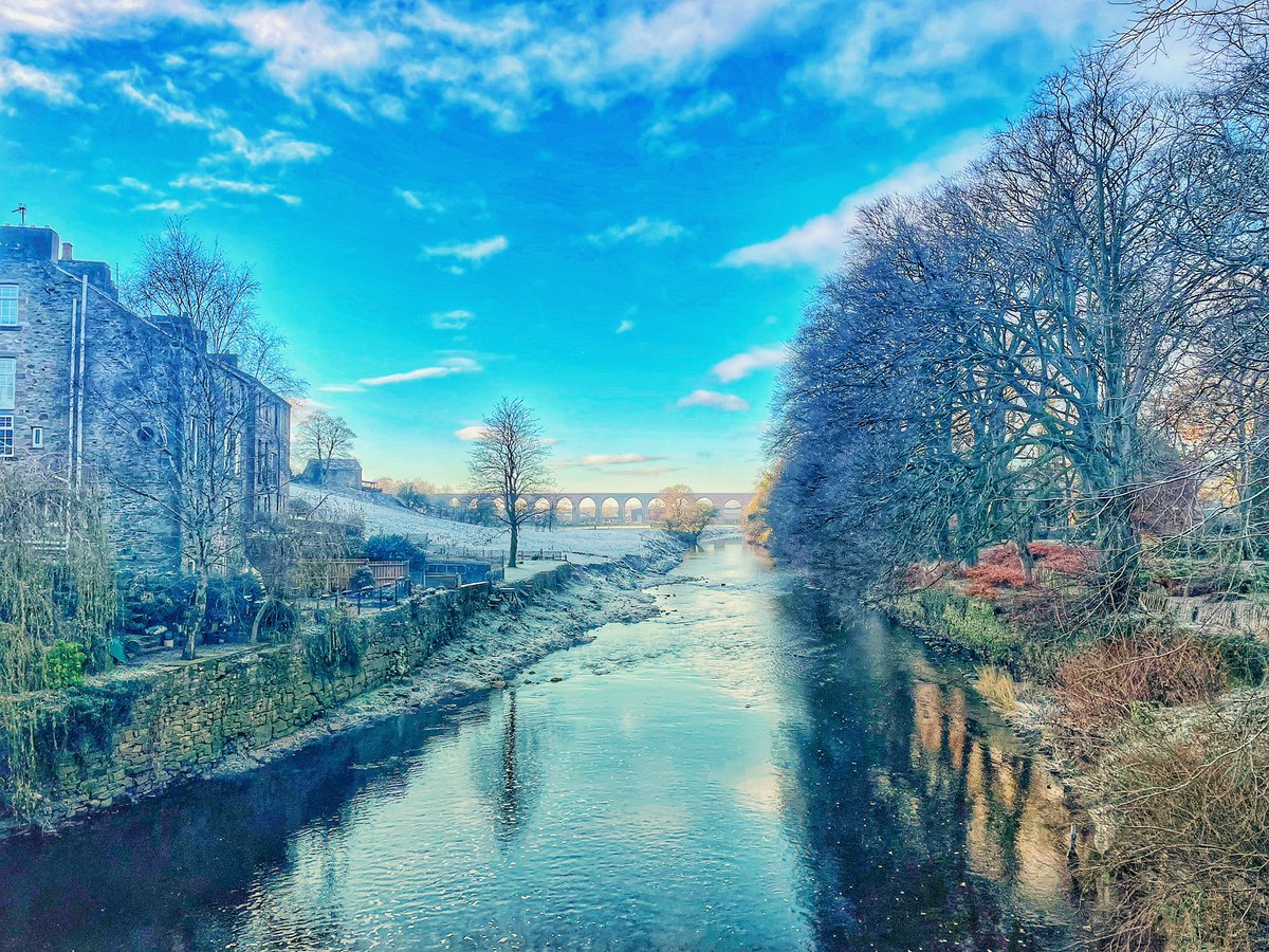 DNeklesa's tweet photo. Blue Thursday! ❄️❄️❄️ #LovelyLancs #RibbleValley #lancashire https://t.co/KcSFaQ0iE3