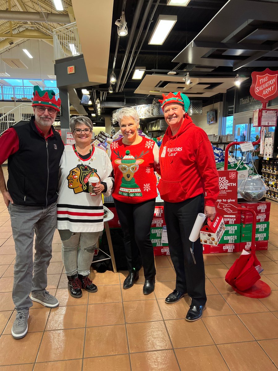 lstartweets's tweet photo. The wonderful Tracy Marino and Melody Gilmore taking care of things at Loblaws #LSTAR #REALTORS #London #StThomas #SalvationArmy #ChristmasKettles #KettleDrive https://t.co/2Yuq5N74zp