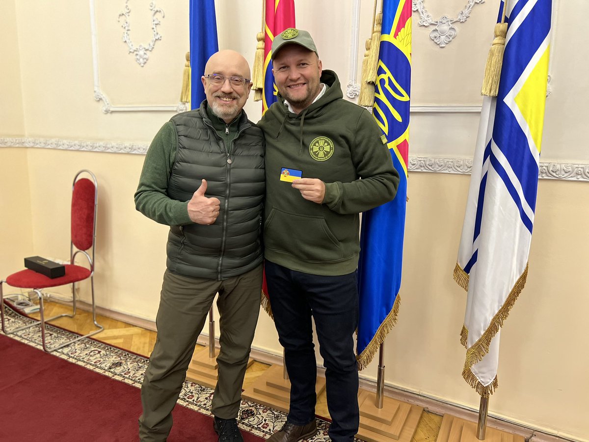 JaroNad's tweet photo. In war tormented Kyiv, I met w/ @oleksiireznikov &amp; announced another batch of #Slovak military assistance worth 10 milion euros. #SlovakiaStandsWithUkraine #SlavaUkraini @DefenceU @Slovakia_NATO @UKRinSR https://t.co/cUSeYhIjSw
