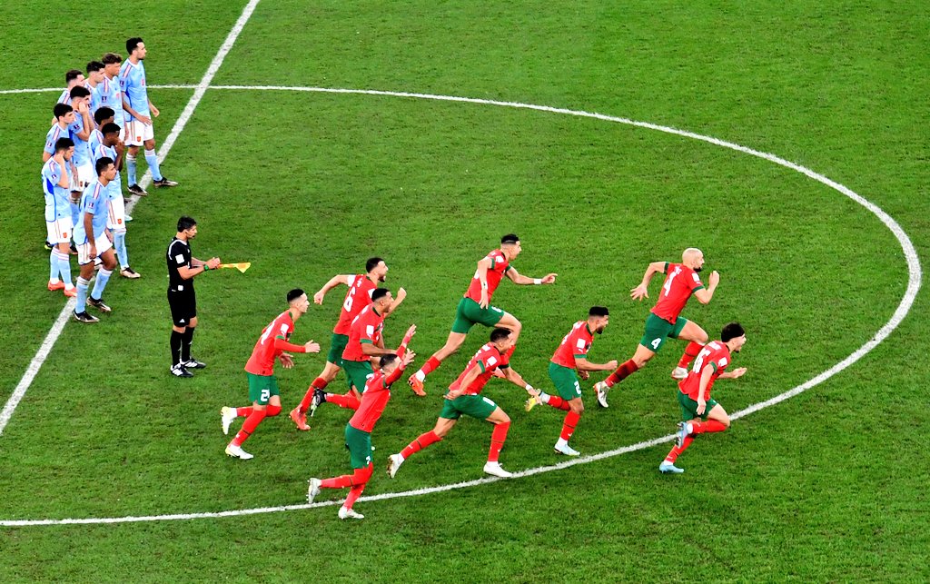 🇲🇦| رأيي ..

نحن المغاربة، حكومة وشعباً، لو نتخذ منتخب أسود الأطلس نموذجاً ..

1. نديروا النية
2. نديروا الثقة في النفس
3. وكل واحد منا يعتبر نفسه أسداً في منتخب المملكة المغربية، ويتحمل مسؤوليته.

🛑 سنحقق المعجزات !

.