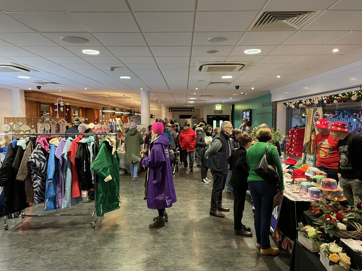 Lots of great stuff to buy, eat and look at 👀😹. Ulster rugby Christmas market 👏🎄