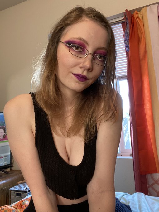Woke up and immediately got some good morning wood 🤤  #selfie #selfies #makeup #goth #GothMommy #gothgirls<a href="/tag/models"class="tags"><span>#models</span></a><a href="/tag/selfie"class="tags"><span>#selfie</span></a><a href="/tag/model"class="tags"><span>#model</span></a><a href="/tag/fashion"class="tags"><span>#fashion</span></a><a href="/tag/makeup"class="tags"><span>#makeup</span></a><a href="/tag/style"class="tags"><span>#style</span></a>