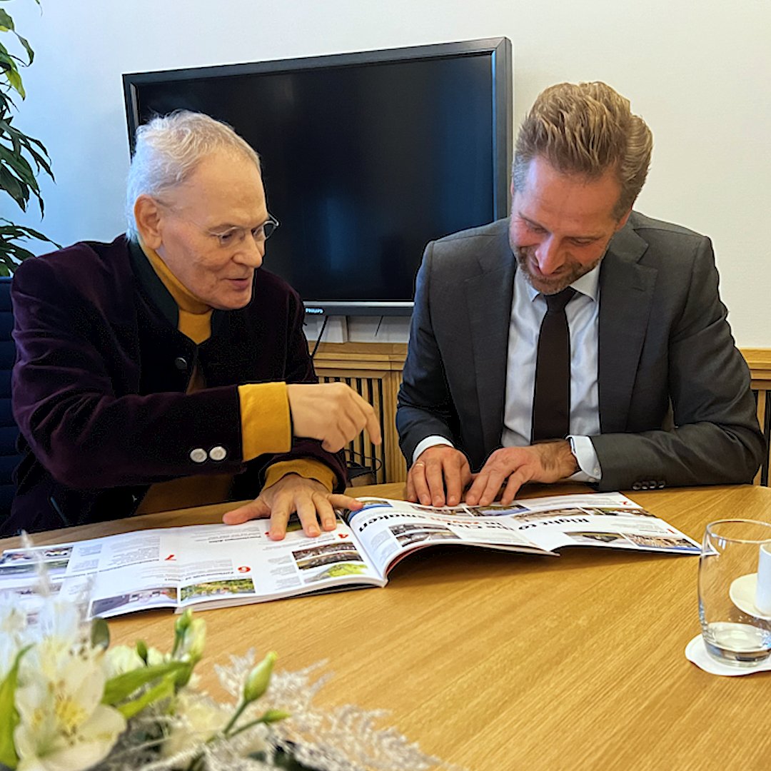 Mooi gesprek met een onverminderd bevlogen @AdriDuivesteijn, over het belang van wooncoöperaties en het betrekken van mensen bij hun woonomgeving. Volkshuisvesting is gemeenschappen bouwen.