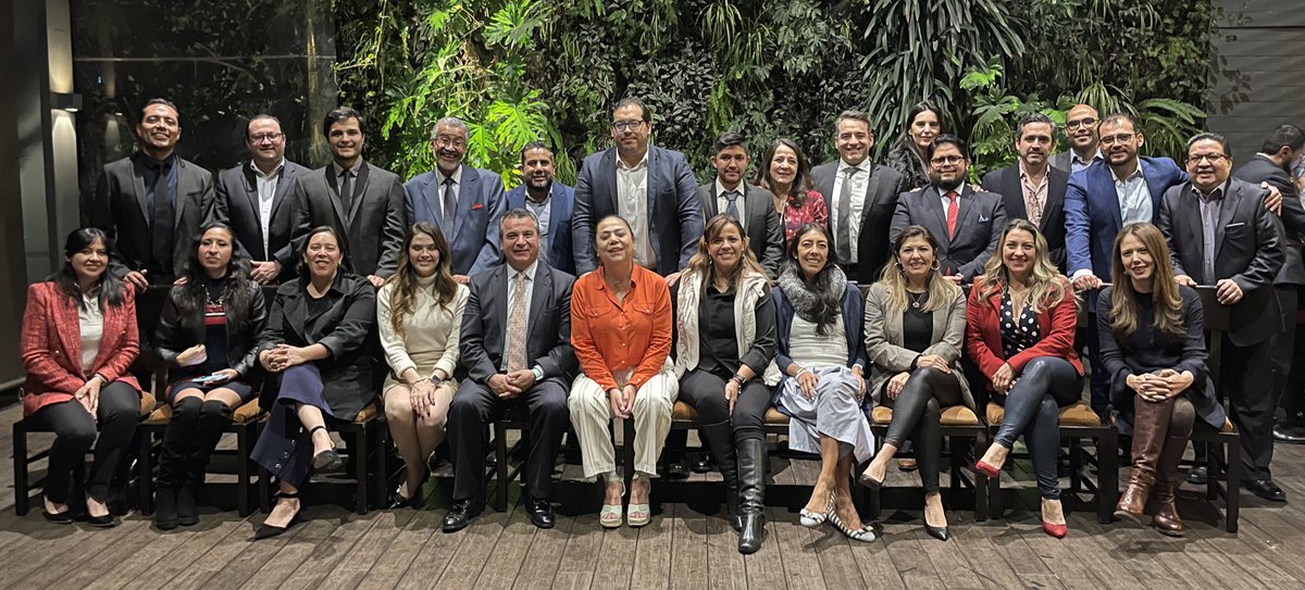 Celebramos nuestro tradicional Brindis de Fin de Año. 🥂

Agradecemos y reconocemos a nuestros socixs y afiliadxs la suma de los esfuerzos para hacer de nuestro quehacer como CEL uno que beneficie  sector industrial del país. 🇲🇽