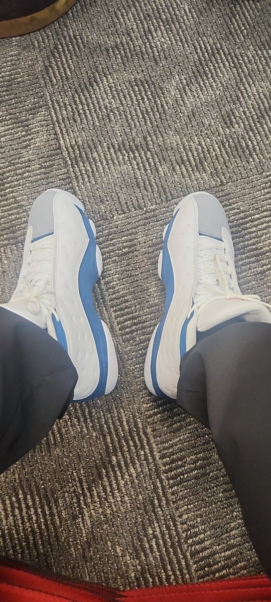 GaryBJR1985's tweet photo. #kotd @Jumpman23 #frenchblue 13s #sneakerhead #jordansarelife https://t.co/P4eTYPxTTM