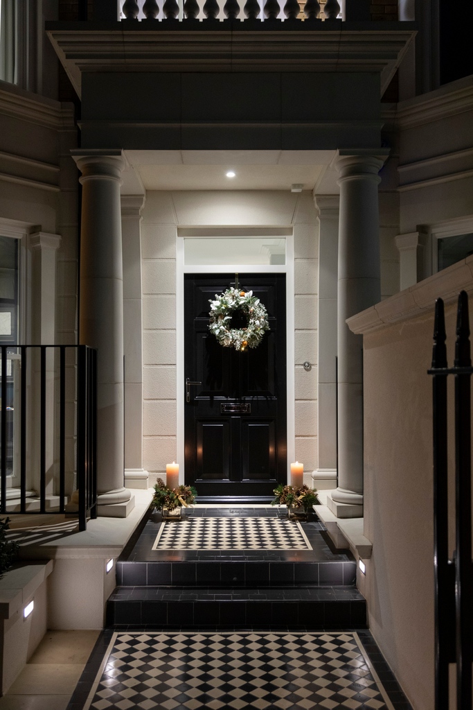 Christmas has well and truly arrived at Octagon - and nothing marks the festive season like a beautiful wreath mounted on the front door.⁠

Visit octagon.co.uk to see our currently available properties.
