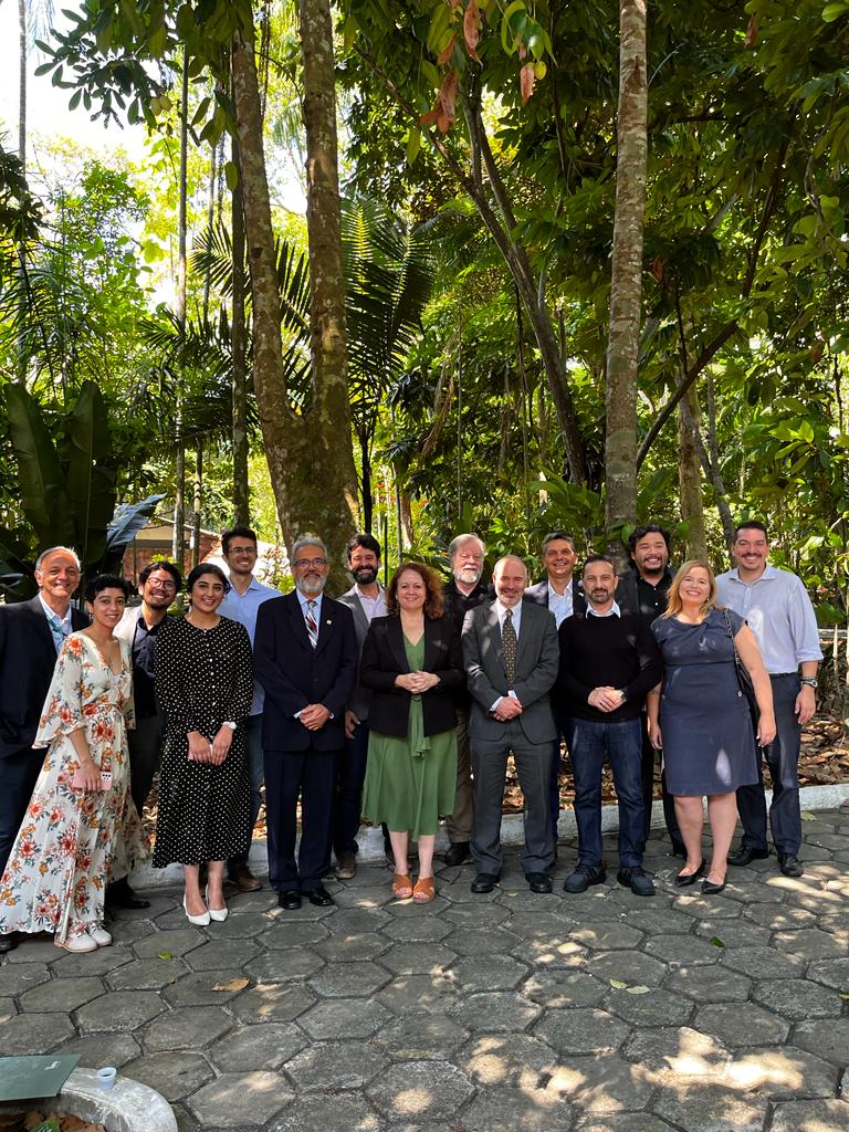 This week some of our colleagues are in Manaus to visit the AmazonFACE site and join the @INPA hosted inauguration with <a href="/ukinbrazil/">UK in Brazil🇬🇧🇧🇷</a> including Deputy Ambassador Melanie Hopkins (<a href="/mhopkinsfco/">Melanie Hopkins</a>). 

Find out more about AmazonFACE 👇
bit.ly/3cwbwSw