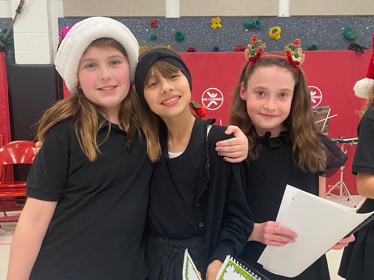 Congrats to everyone who participated in the Hough Winter Showcase! Our 4th and 5th graders' artwork looked wonderful on display. Great work 😊 #WeBelong220 <a href="/HoughStreet220/">Hough Street School</a>
