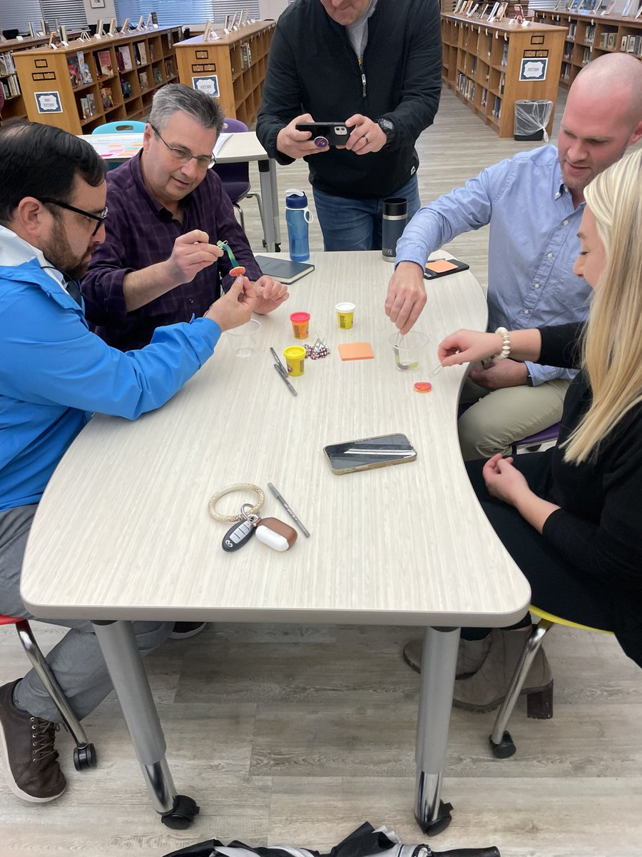 hollowayreader's tweet photo. #LeadershipHCS participants saved Sam using the 4Cs: collaboration, communication, critical thinking, and creativity. Skills are important in student learning experiences! #HCS_innovation https://t.co/ztEZLvJzjG
