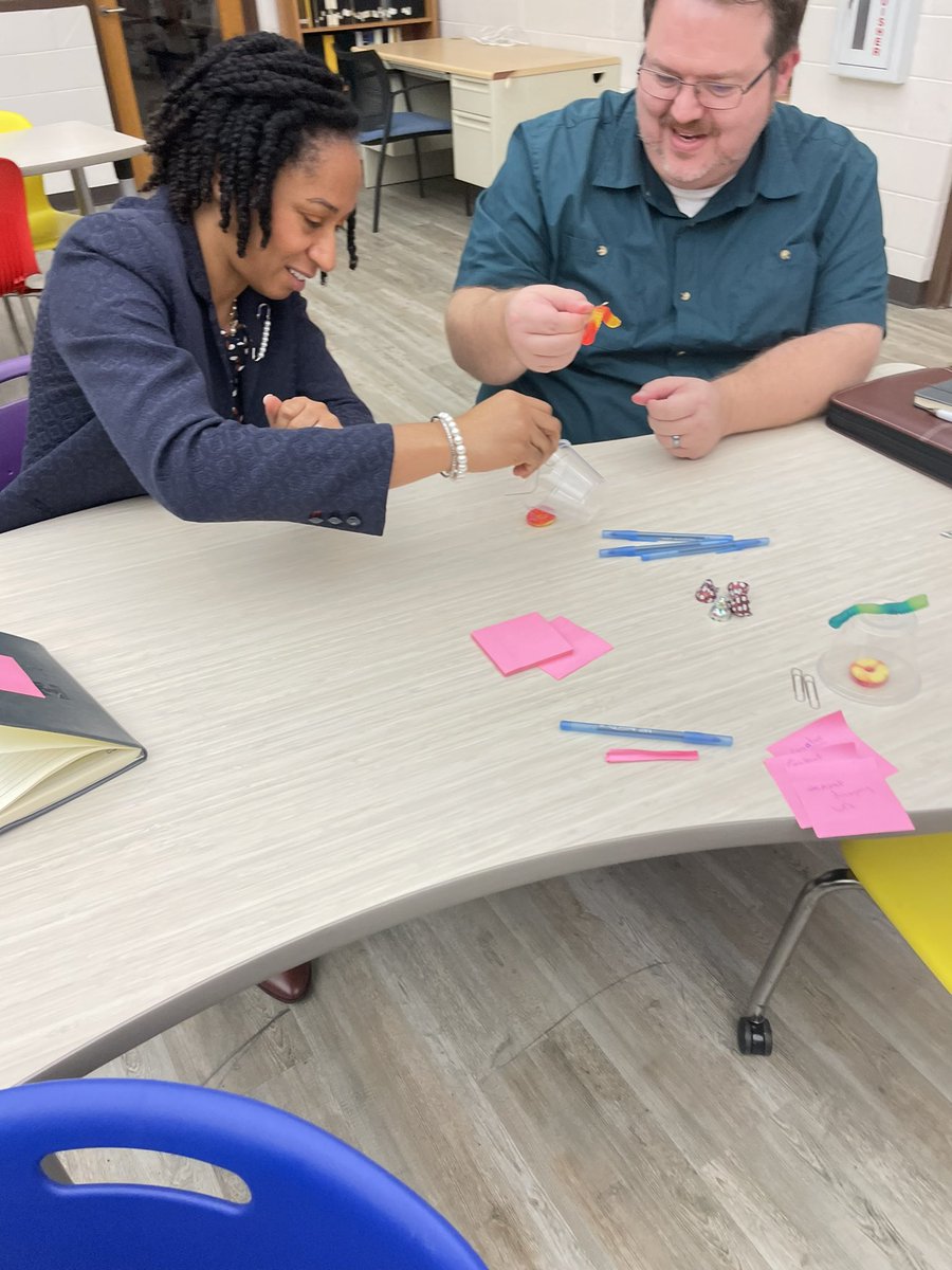 hollowayreader's tweet photo. #LeadershipHCS participants saved Sam using the 4Cs: collaboration, communication, critical thinking, and creativity. Skills are important in student learning experiences! #HCS_innovation https://t.co/ztEZLvJzjG