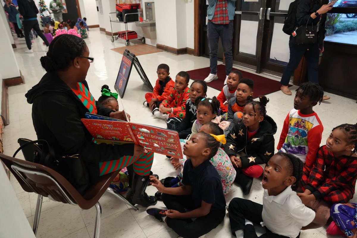 Memphis-Shelby Co. Schools (@mscsk12) on Twitter photo .<a href="/RozelleCAPA/">Rozelle CAPA Elem</a> grabbed their coziest onesies and hot chocolate to bring in the holiday cheer.
Students enjoyed performances from the <a href="/OvertonCAPA/">Overton High School</a> dance team and received a book to add to their home libraries thanks to a donation from <a href="/LiteracyMSouth/">Literacy Mid-South</a>. .<a href="/RozelleCAPA/">Rozelle CAPA Elem</a> grabbed their coziest onesies and hot chocolate to bring in the holiday cheer.
Students enjoyed performances from the <a href="/OvertonCAPA/">Overton High School</a> dance team and received a book to add to their home libraries thanks to a donation from <a href="/LiteracyMSouth/">Literacy Mid-South</a>.