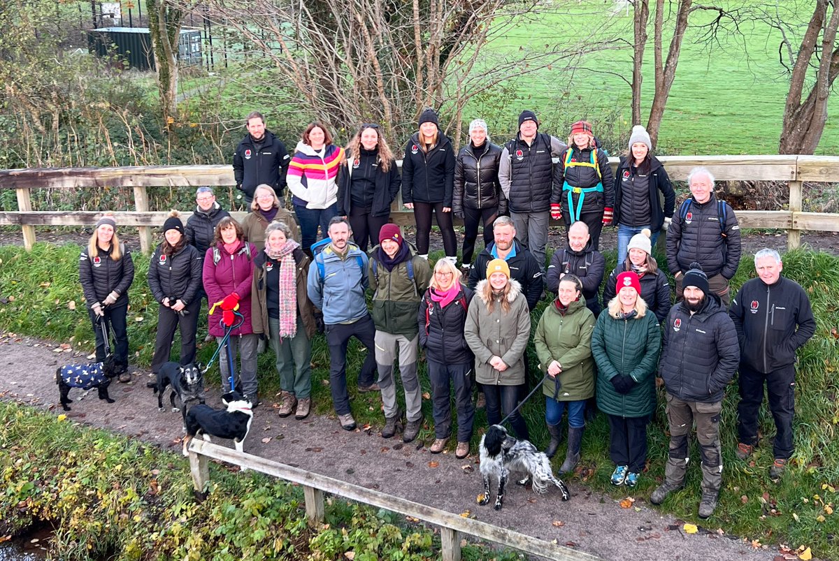BannauB's tweet photo. 🎄 
Did you know an office Christmas party for 60 or more staff can emit 62,000kg of carbon emissions? Consider food, gifts and transport and the carbon cost begins to add up… This year we decided to keep things simple by celebrating Christmas with a team walk in the Beacons. https://t.co/j7w2yNQVaB