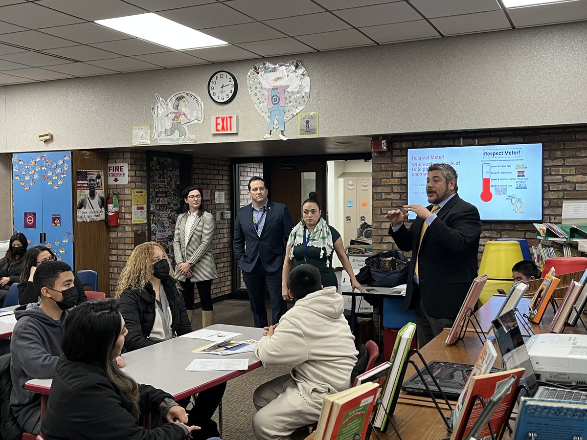 leydenpride212's tweet photo. Great turnout at the first Rising Eagles at Rhodes Middle School last night! 8th grade families - the tour continues:
Rosemont, Dec 12, 6:30 p.m.
Mannheim, Dec 13, 6 p.m.
Lincoln, Dec 14, 6 p.m.
Northlake, Dec 14, 6 p.m.
Hester, Dec 15, 6 p.m.
River Grove, Dec 15, 7 p.m. https://t.co/kfD7k18X9Z
