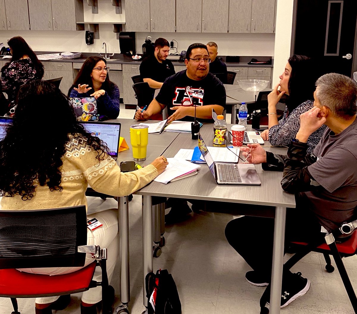 catherinedoc12's tweet photo. Nothing like seeing the instructional leaders planning and learning with the experts in the room. The Cavalier PLC room is coming together. #Bond2019 #PLCProcess #89NoMore @MuelaPauline @PK8Academics @HANKSMSYISD https://t.co/qxGj1r7RVG