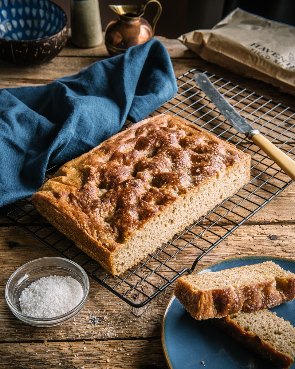 Need something to mop up a hearty soup or stew?
We love this delicious Focaccia recipe from customer <a href="/Havenhills_Farm/">Havenhills Field & Kitchen</a> featuring our delicate Beech Smoked Salt.

Where do you sprinkle your smoked salt?

droitwichsalt.com/recipes/2022/1…

 #Foodie #smokedsalt #droitwichsalt