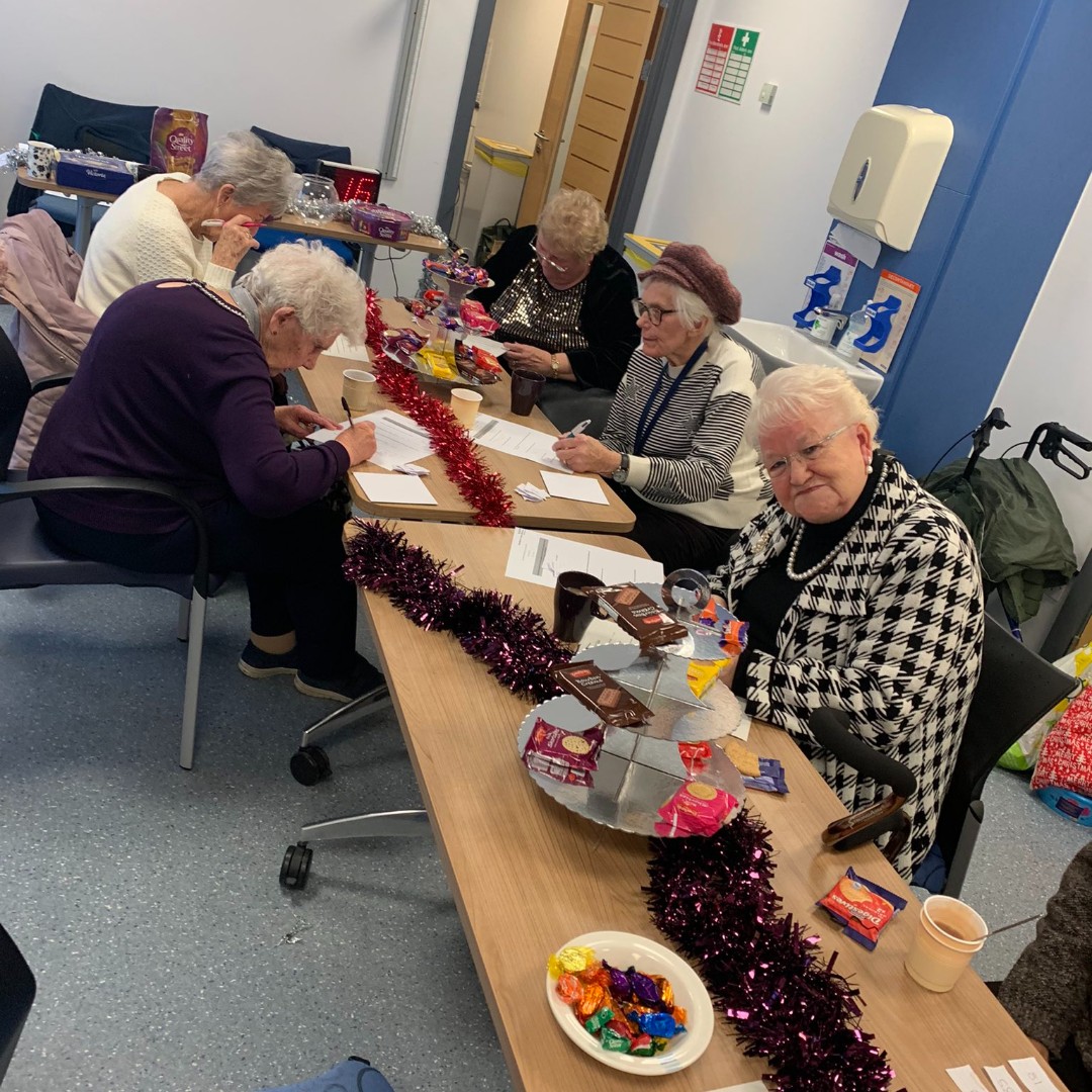 NCAlliance_NHS's tweet photo. Festive morning for Oldham Treatment Room Service yesterday with the Lower Leg Festive Social 🎄🎅🏻

With bingo, a raffle, a quiz and refreshments, it was ���a lovely way to spread some Christmas cheer!”

Photos: @OldhamRoom 

#LegsMatter https://t.co/rurHIq7YDD