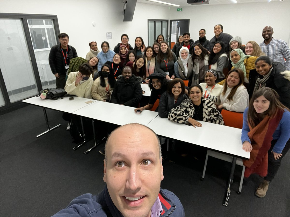 am_prina's tweet image. Working with students is one of the things I love the most about my job. The last day of term is always bitter sweet but this one is a bit harder as it will be my last @GMentalHealth MSc cohort at @KingsIoPPN. 10 years of incredible students who went on to do brilliant things!