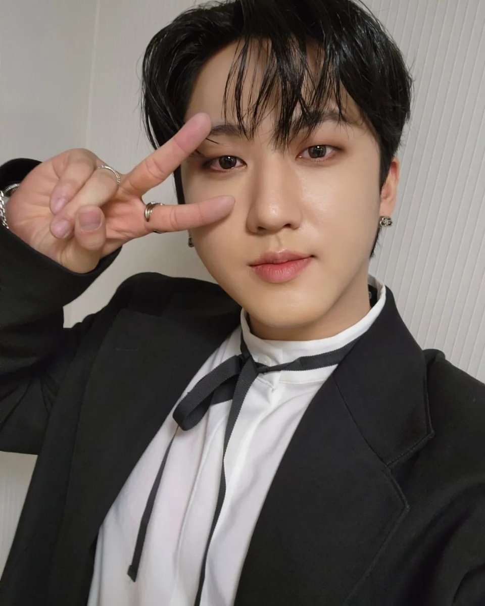 The guy is already asleep, yet my phone gallery's suddenly full of Kwon Daeho's face.