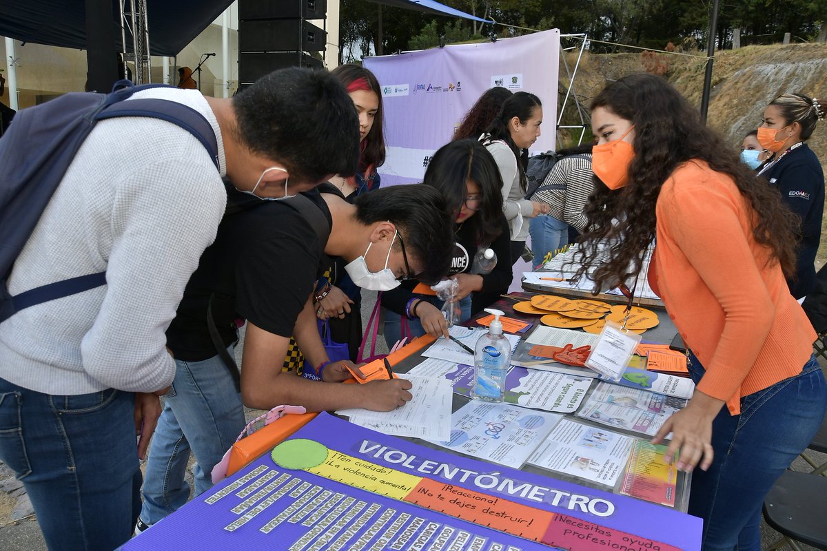virintad's tweet photo. En el 3° Foro #VIRINTAD #sexualidadsinfakes adolescentes y jóvenes del municipio de Atizapán de Zaragoza, resolvieron sus dudas sobre sus #derechossexualesyreproductivos en las mesas informativas.

🇺🇾🤝🇲🇽

#sexualidad #derechossexuales #derechosreproductivos #Mexico #Uruguay https://t.co/knfcMz4DFP