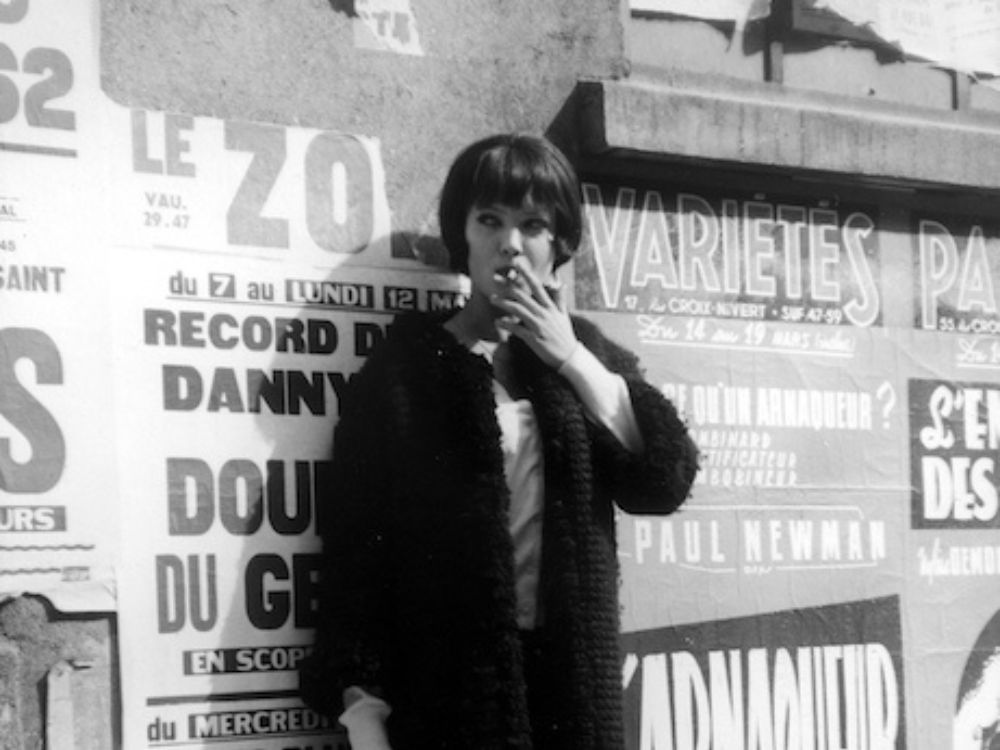 Twelve episodic tales in the life of a Parisian woman and her slow descent into prostitution. Catch Jean-Luc Godard's landmark drama, VIVRE SA VIE, showing in our 60th Anniversary season on 29th & 30th December. 🎟️ bit.ly/3VGwznd