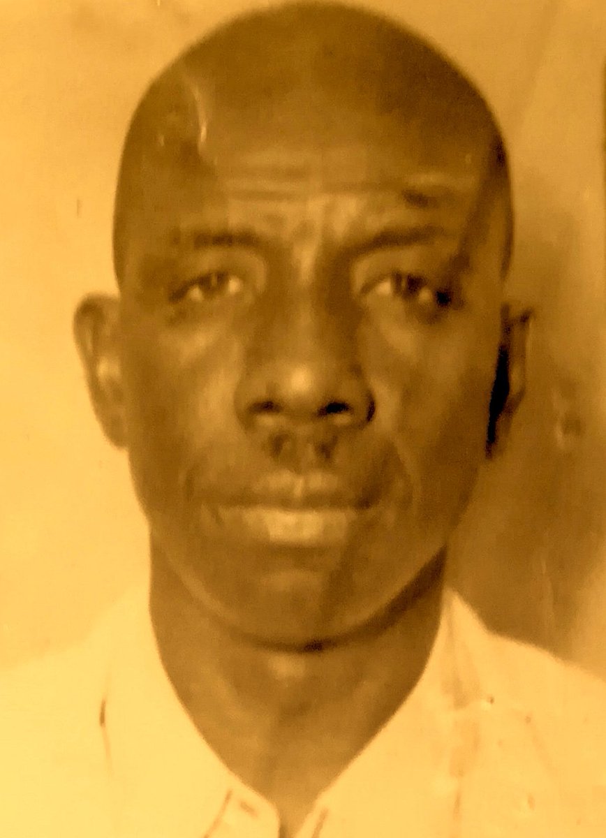 1940. Un ouvrier sénégalais. Au Tchad. 41 ans. Le lointain débat Londres-Vichy pourrait l'indifférer... Au contraire! Ardent avocat de la France Libre, il est le premier à s'engager lors du ralliement du Tchad. Et la France qu'il aime, il ira la défendre avec Leclerc! Demba Diouf