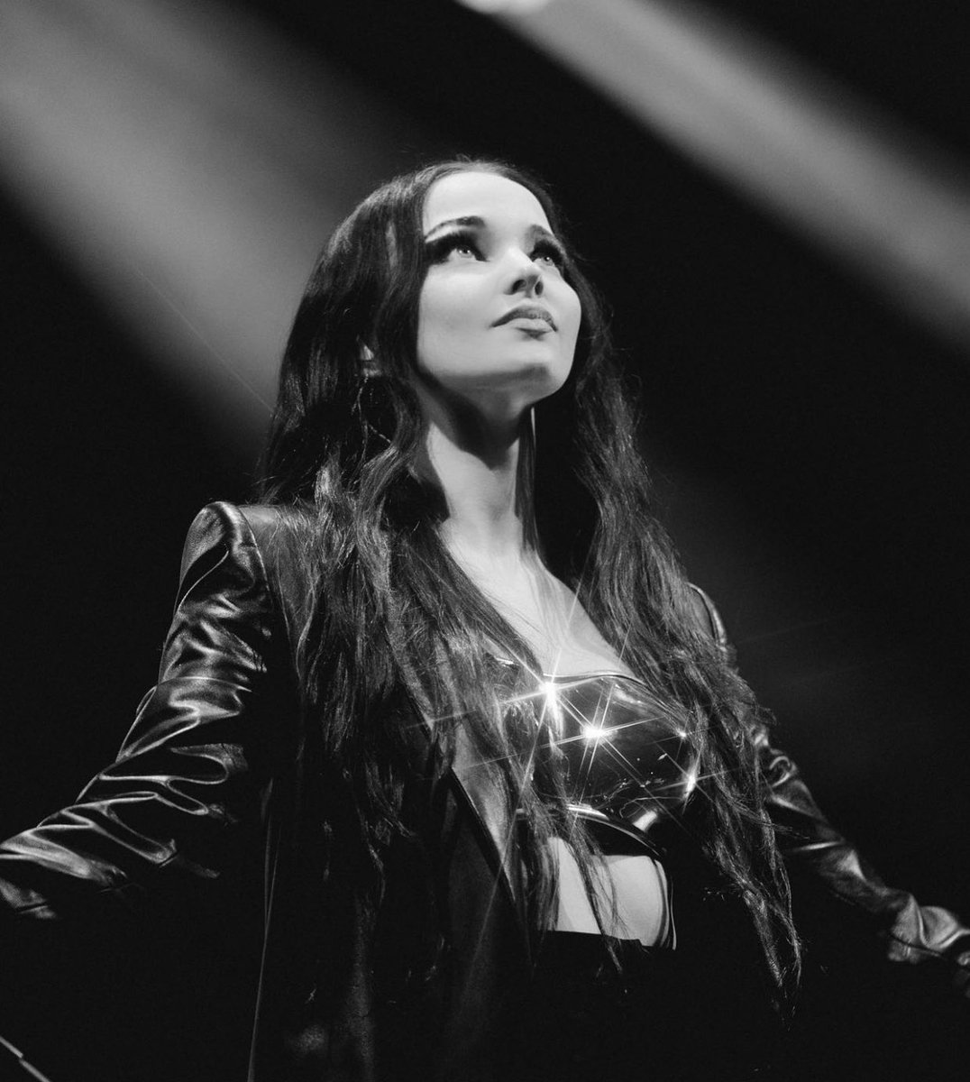 Dove Cameron Brasil on Twitter "“Girl Like Me” foi escrita