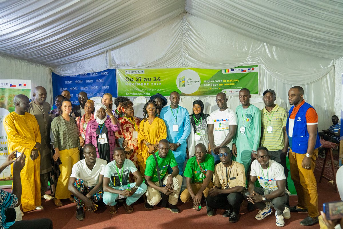 VertEmploi's tweet photo. Retour en images sur le Fashion Show : défilé, remise des attestations de participation et des lots.

@OimSenegal
@ongVis
@wutiko

 #AfricaTrustFund #EUInternationalpartnerships #TchequieAfrique #tekkifii #anpej #ADEPME 
#DUSgal #unmigration #climatechange https://t.co/MMGG2Jd7XZ